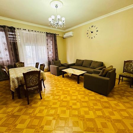 Sakharov Residence, Small Center 耶烈万 外观 照片