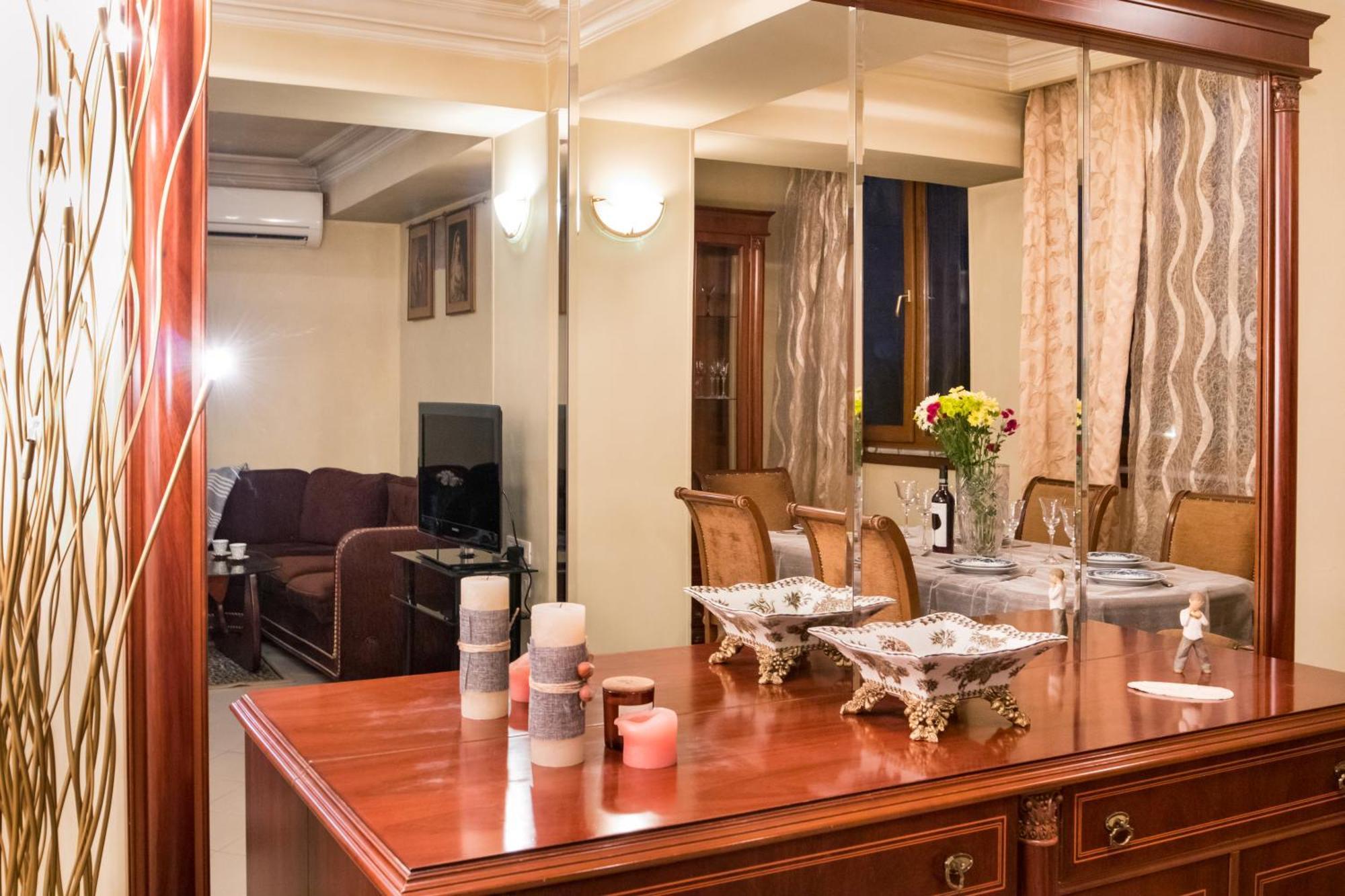 Sakharov Residence, Small Center 耶烈万 外观 照片